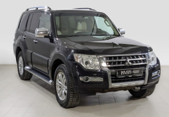 Подержанный автомобиль Mitsubishi Pajero 2017 года (3 фото)