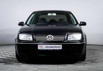 Подержанный автомобиль Volkswagen Jetta Sedan 2003 года (2 фото)
