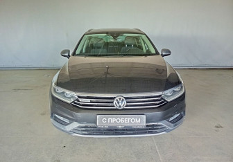 Подержанный автомобиль Volkswagen Passat Wagon 2018 года (2 фото)