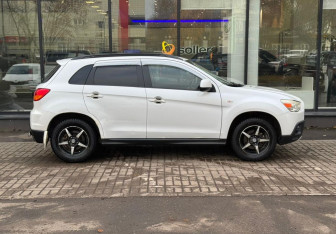 Подержанный автомобиль Mitsubishi ASX 2010 года (4 фото)
