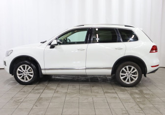 Подержанный автомобиль Volkswagen Touareg 2012 года (8 фото)