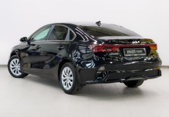 Подержанный автомобиль Kia Cerato Sedan 2021 года (7 фото)