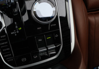 Подержанный автомобиль BMW X7 2020 года (35 фото)