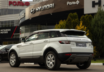 Подержанный автомобиль Land Rover Range Rover Evoque 2013 года (5 фото)