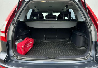 Подержанный автомобиль Honda CR-V 2012 года (15 фото)