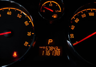 Подержанный автомобиль Opel Antara 2013 года (16 фото)