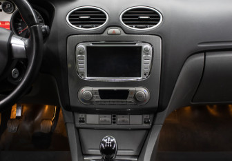 Подержанный автомобиль Ford Focus Hatchback 2008 года (15 фото)