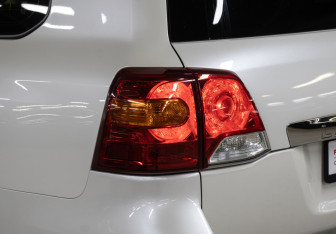 Подержанный автомобиль Toyota Land Cruiser Suv 2013 года (25 фото)