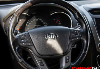 Подержанный автомобиль Kia Sorento 2016 года (11 фото)