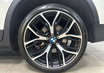 Подержанный автомобиль BMW X3 2015 года (9 фото)