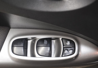 Подержанный автомобиль Nissan Juke 2012 года (11 фото)