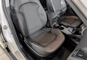 Подержанный автомобиль Hyundai ix35 2013 года (24 фото)
