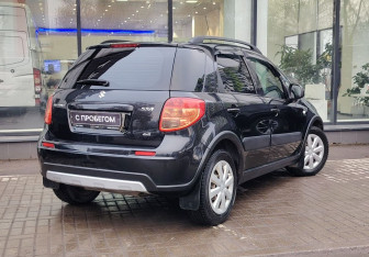 Подержанный автомобиль Suzuki SX4 Hatchback 2012 года (8 фото)