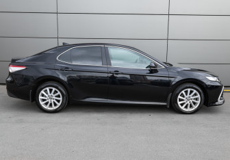 Подержанный автомобиль Toyota Camry Sedan 2021 года (5 фото)