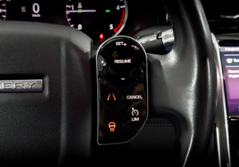 Подержанный автомобиль Land Rover Discovery Sport 2020 года (29 фото)