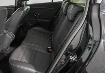 Подержанный автомобиль Renault Megane Hatchback 2013 года (11 фото)