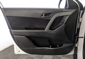 Подержанный автомобиль Hyundai Creta 2021 года (19 фото)