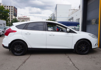Подержанный автомобиль Ford Focus Hatchback 2012 года (4 фото)