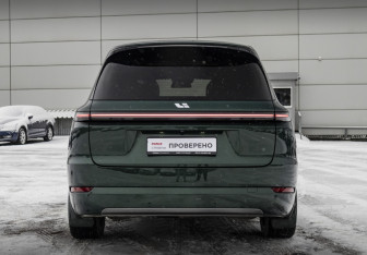 Подержанный автомобиль LiXiang L9 2023 года (7 фото)