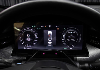 Подержанный автомобиль Lynk&Co 09 2022 года (13 фото)