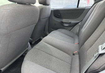 Подержанный автомобиль Hyundai Accent Sedan 2005 года (11 фото)