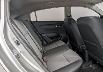 Подержанный автомобиль Kia Rio Hatchback 2021 года (11 фото)