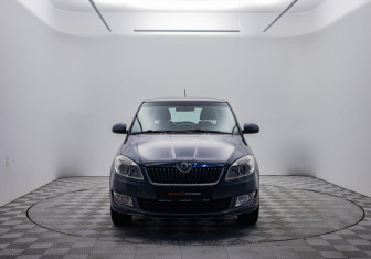 Подержанный автомобиль Skoda Fabia Hatchback 2012 года (2 фото)