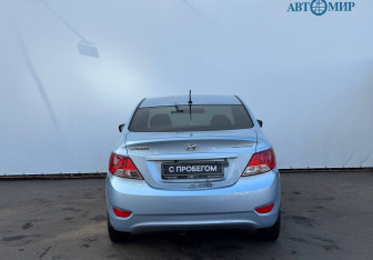 Подержанный автомобиль Hyundai Solaris Sedan 2013 года (7 фото)