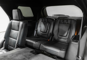 Подержанный автомобиль Ford Explorer 2013 года (17 фото)