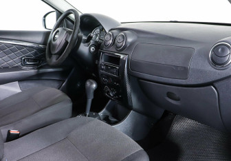 Подержанный автомобиль Nissan Almera Sedan 2018 года (9 фото)