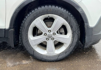 Подержанный автомобиль Opel Mokka 2013 года (13 фото)