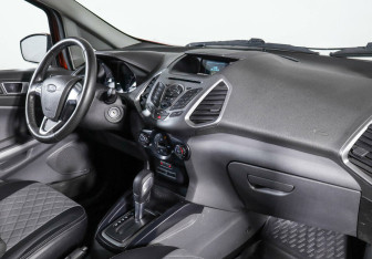 Подержанный автомобиль Ford EcoSport 2017 года (6 фото)