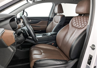 Подержанный автомобиль Hyundai Santa Fe 2021 года (20 фото)