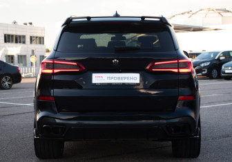 Подержанный автомобиль BMW X5 2019 года (7 фото)