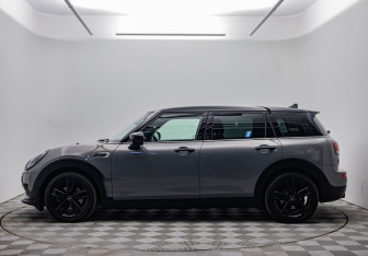 Подержанный автомобиль MINI Clubman Wagon 2021 года (8 фото)