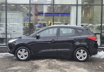 Подержанный автомобиль Hyundai ix35 2012 года (5 фото)