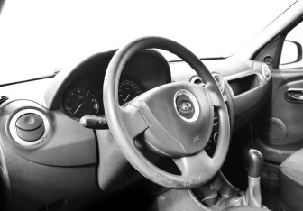 Подержанный автомобиль LADA (ВАЗ) Largus Wagon 2013 года (10 фото)