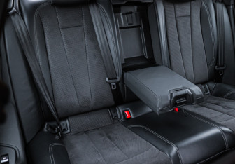 Подержанный автомобиль Audi A4 Sedan 2019 года (8 фото)