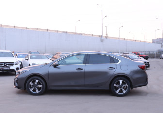 Подержанный автомобиль Kia Cerato Sedan 2021 года (8 фото)