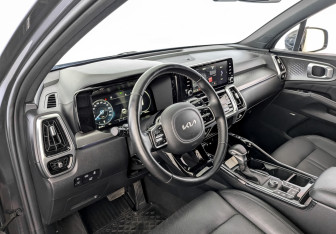 Подержанный автомобиль Kia Sorento 2022 года (16 фото)