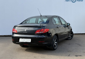 Подержанный автомобиль Peugeot 408 2013 года (5 фото)