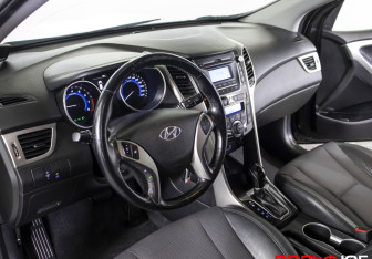 Подержанный автомобиль Hyundai i30 Hatchback 2016 года (9 фото)