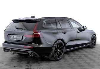 Подержанный автомобиль Volvo V60 2020 года (5 фото)