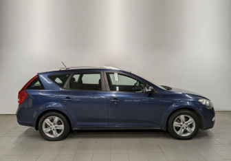Подержанный автомобиль Kia Ceed Wagon 2011 года (4 фото)