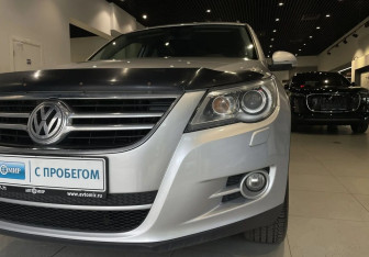 Подержанный автомобиль Volkswagen Tiguan 2010 года (9 фото)