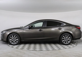 Подержанный автомобиль Mazda 6 Sedan 2020 года (8 фото)
