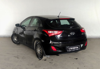 Подержанный автомобиль Hyundai i30 Hatchback 2012 года (4 фото)