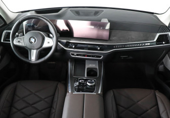 Новый BMW X5 2025 (11 фото)