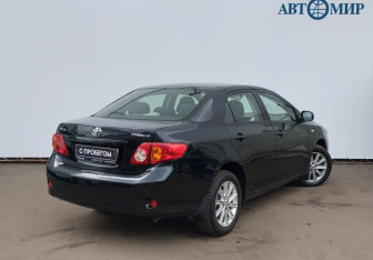 Подержанный автомобиль Toyota Corolla Sedan 2007 года (5 фото)
