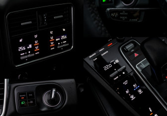 Подержанный автомобиль Porsche Cayenne 2020 года (26 фото)